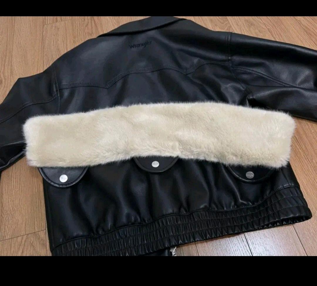 랭글러 에코 레더 붐버 자켓 4