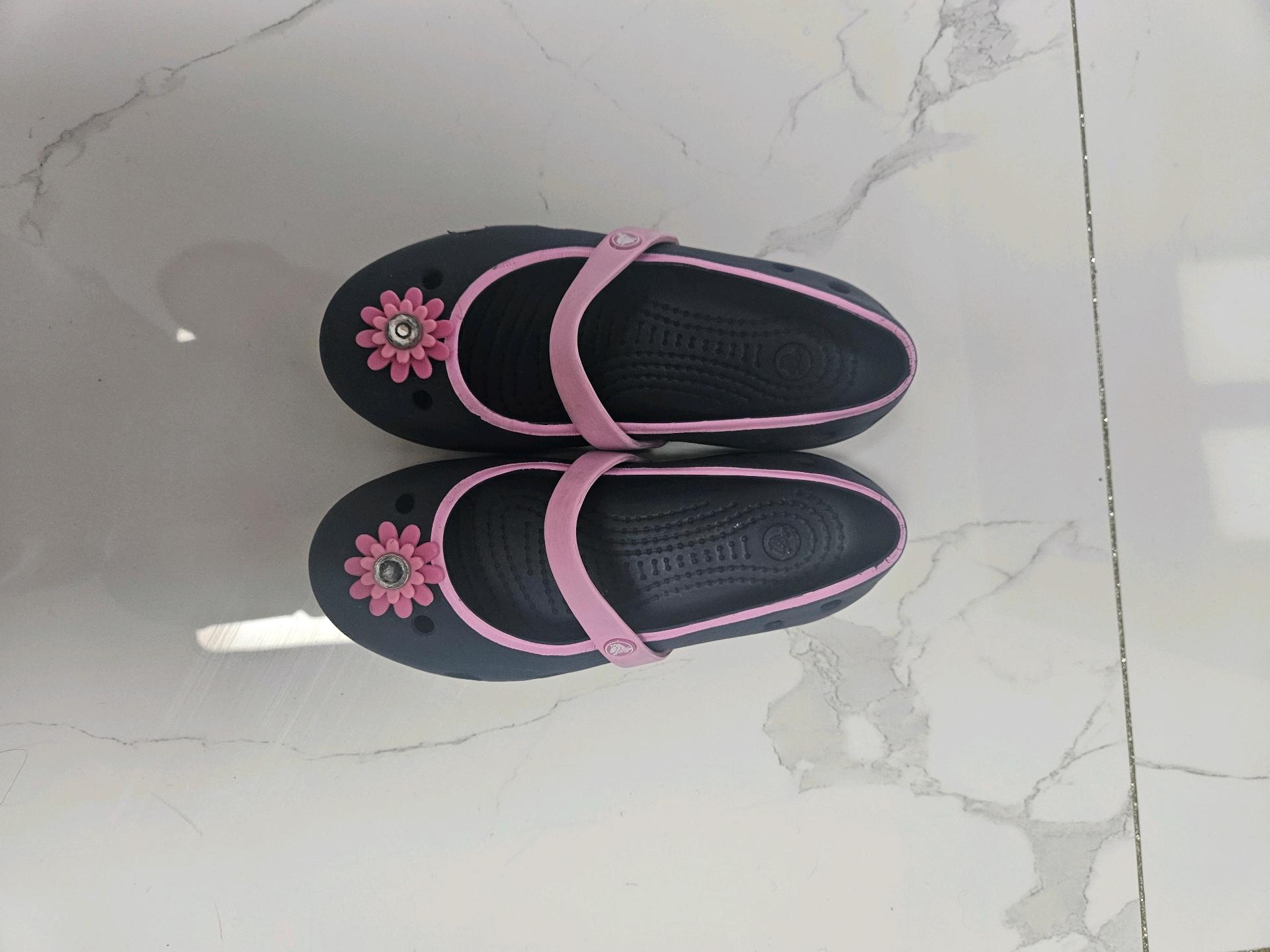 여아크록스. 꽃샌들 2
