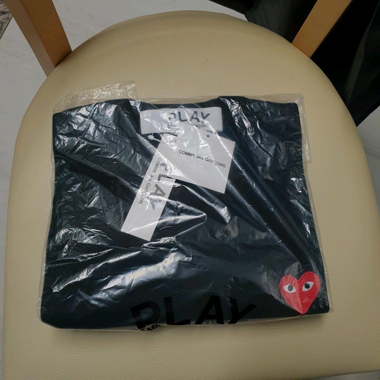 [꼼데가르송]  블랙 반팔 새상품 팝니다