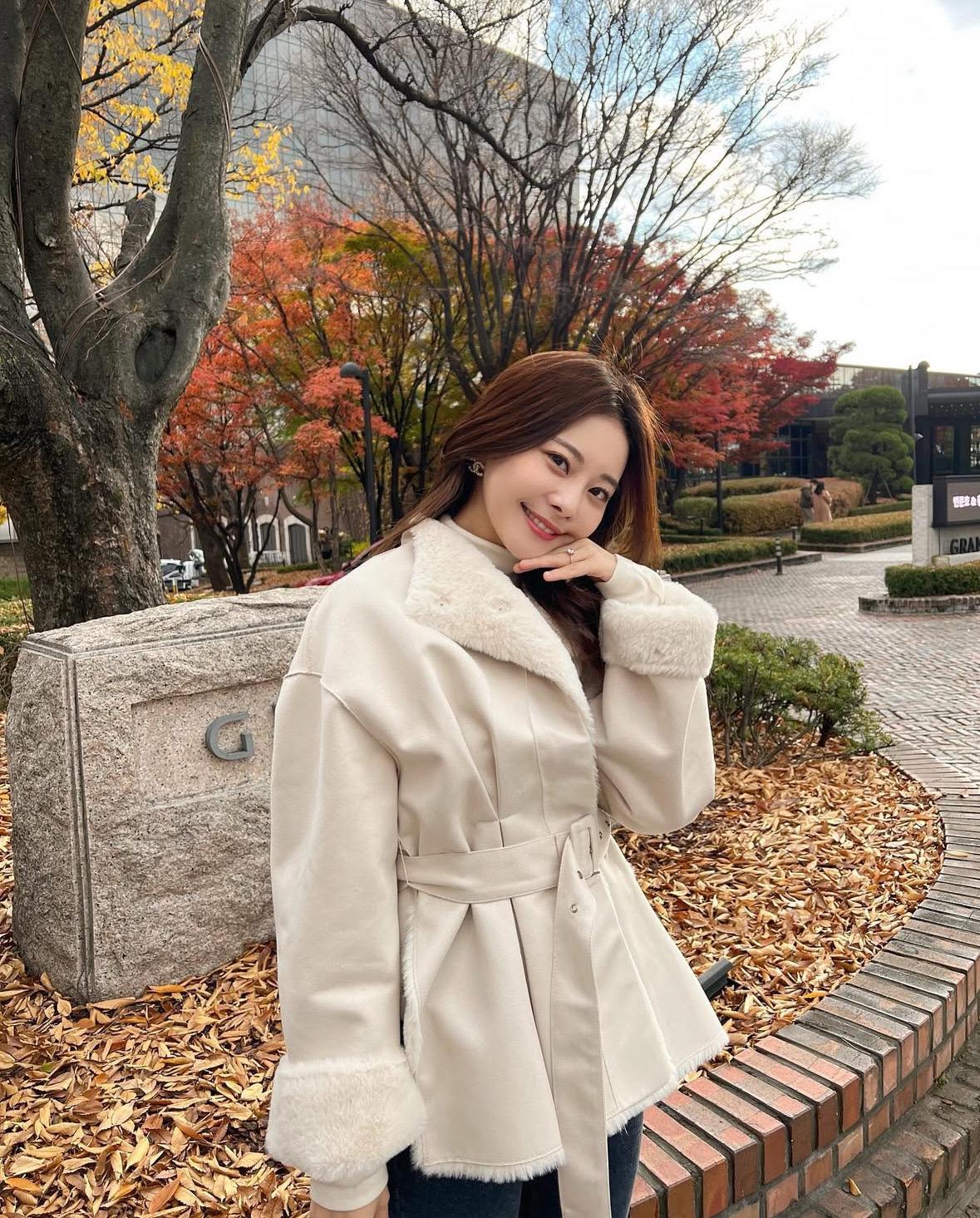 로아르 아옳이 베이지 무스탕 2