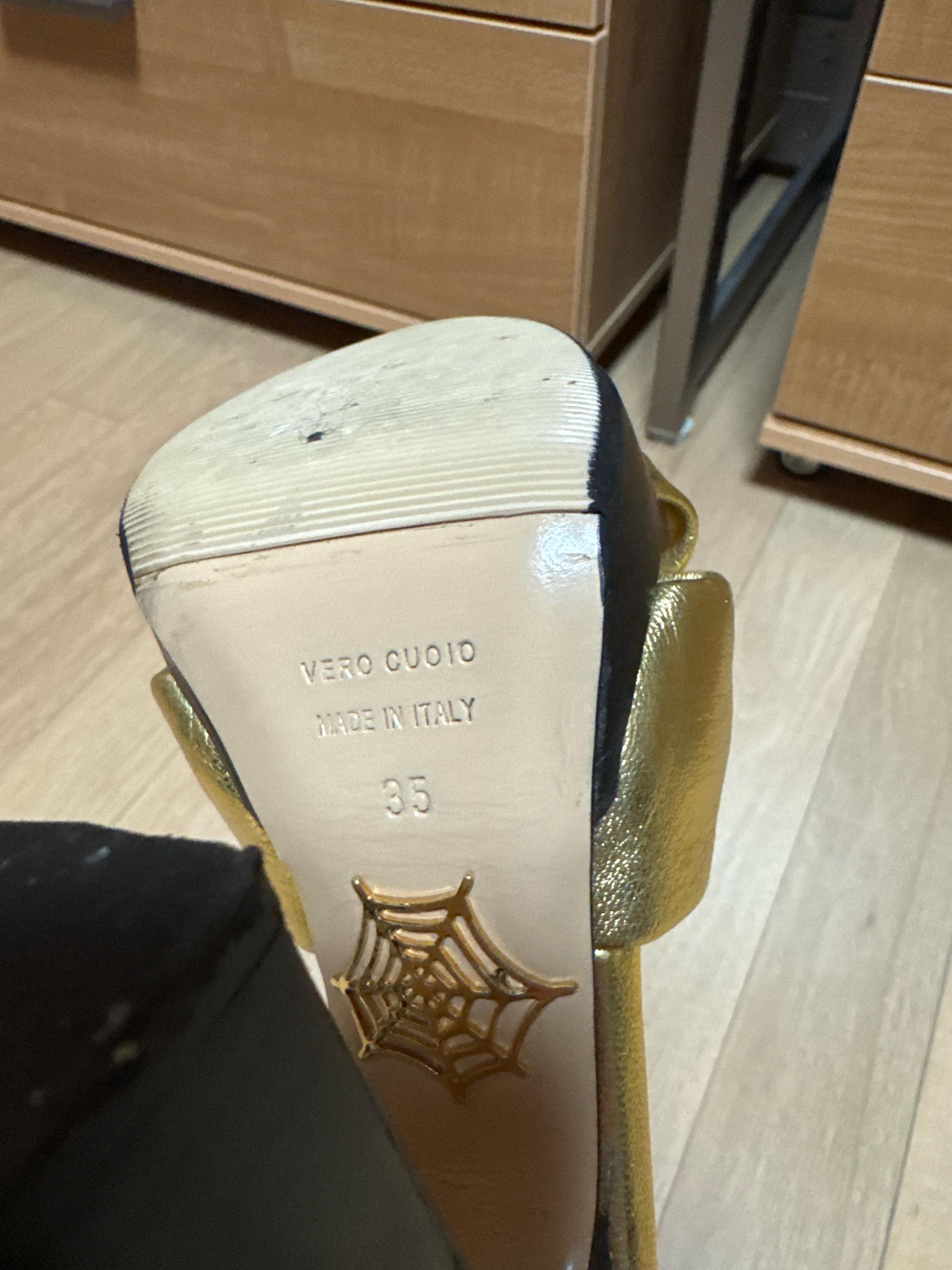 샬롯 올림피아 골드 스트랩 샌들 4