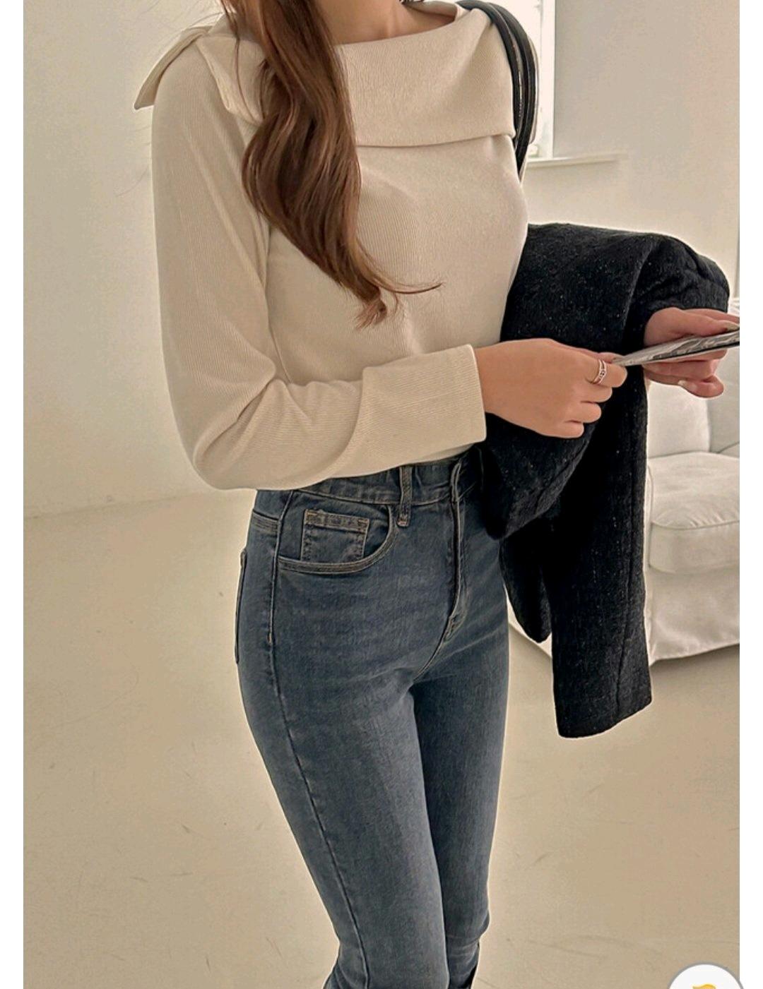 오프숄더 느낌 언발 카라 골지 티셔츠 9