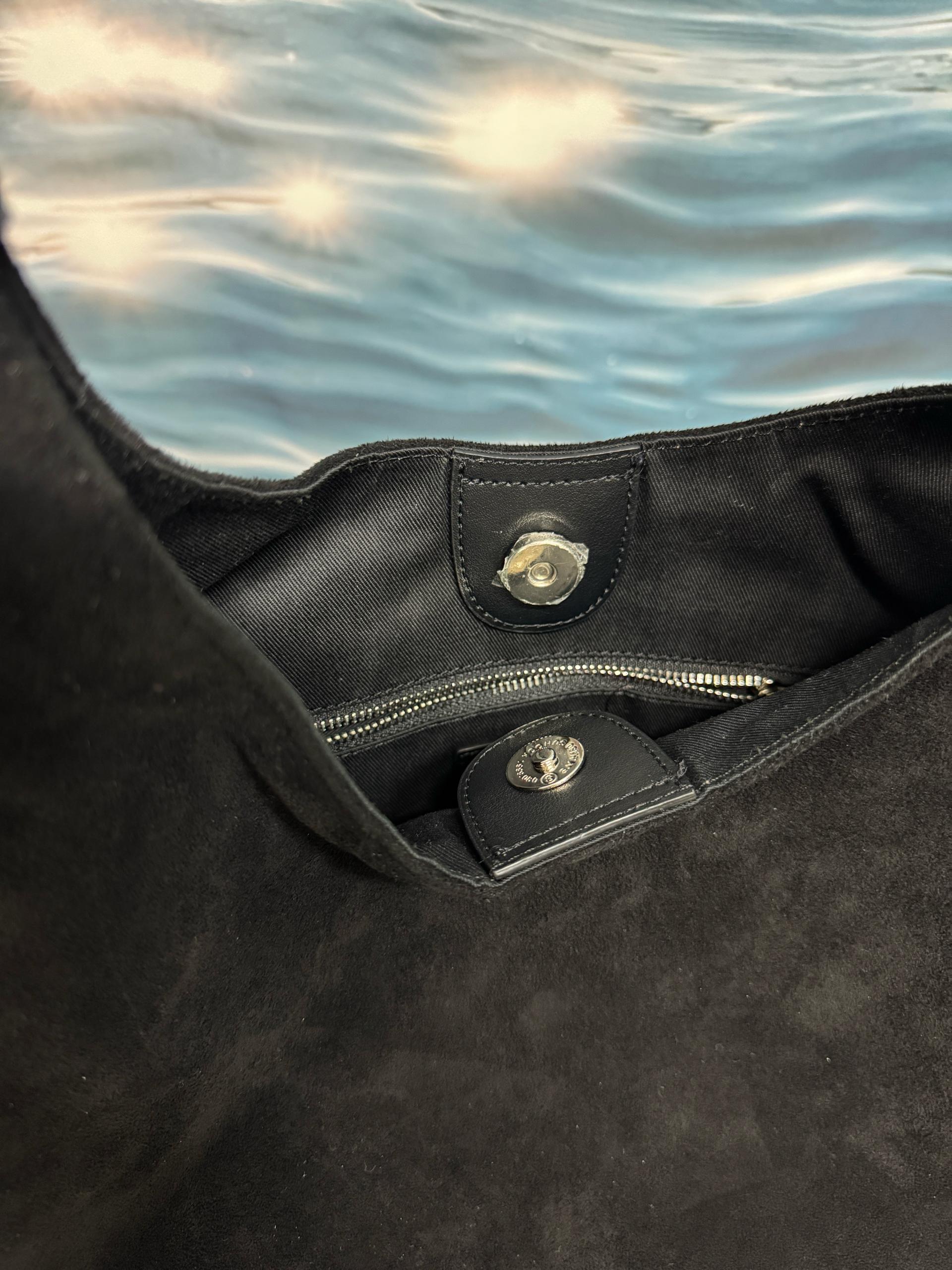 플럼 스웨이드 호보백 Flume Suede Hobo Bag_Black 6