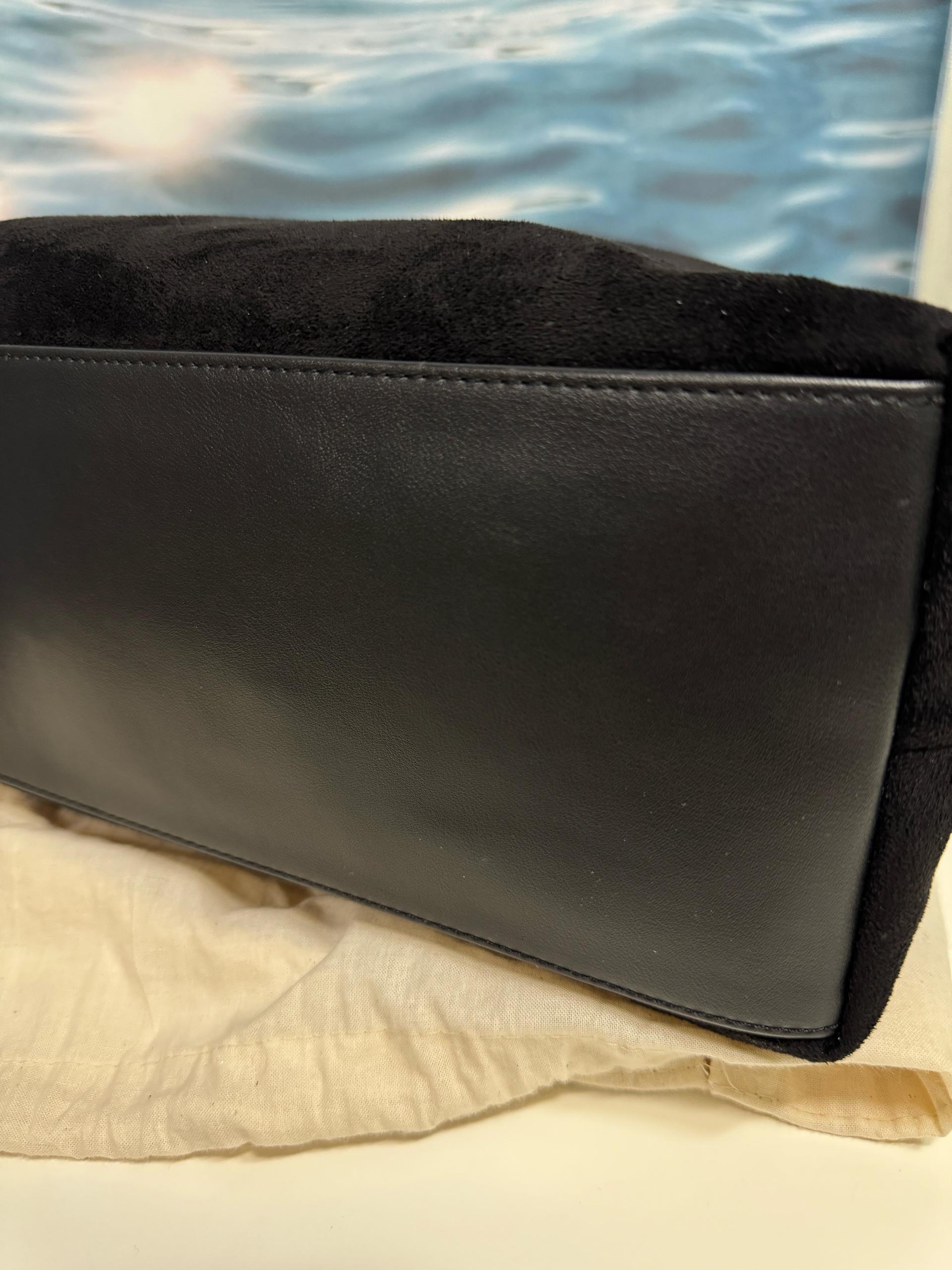 플럼 스웨이드 호보백 Flume Suede Hobo Bag_Black 4