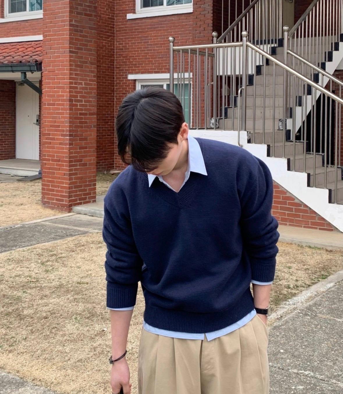 미니멀 크롭 레이어드 브이넥 니트 3