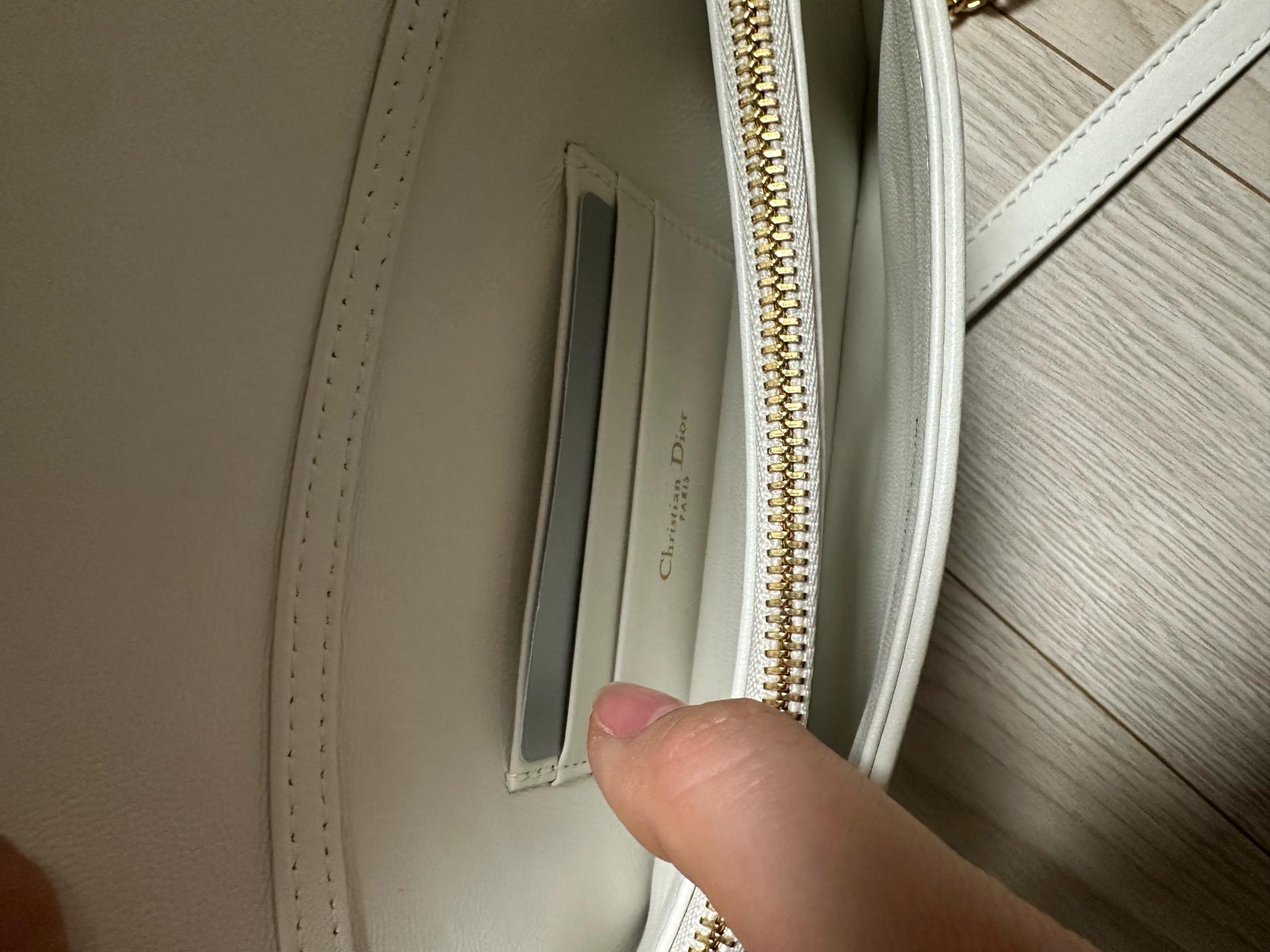 디올 카로 파우치 카프스킨 라떼 구형 5
