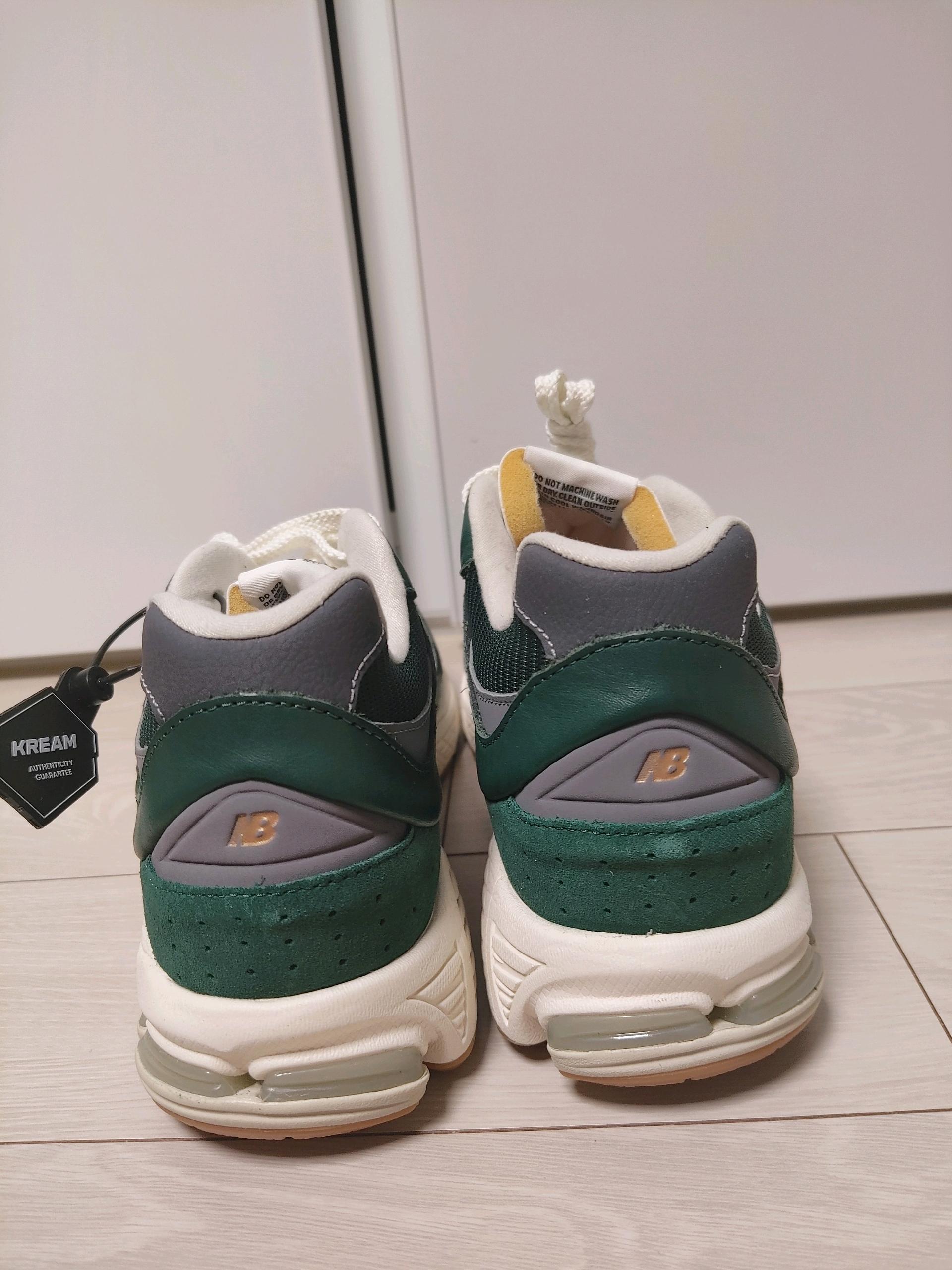 새상품 뉴발란스 2002r 레더  280 4