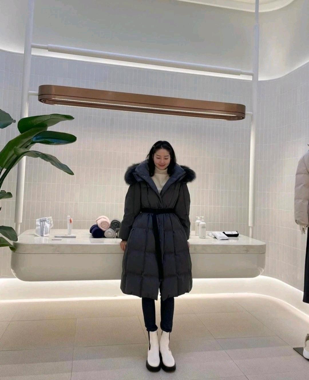 구호 구스다운 롱 패딩 4