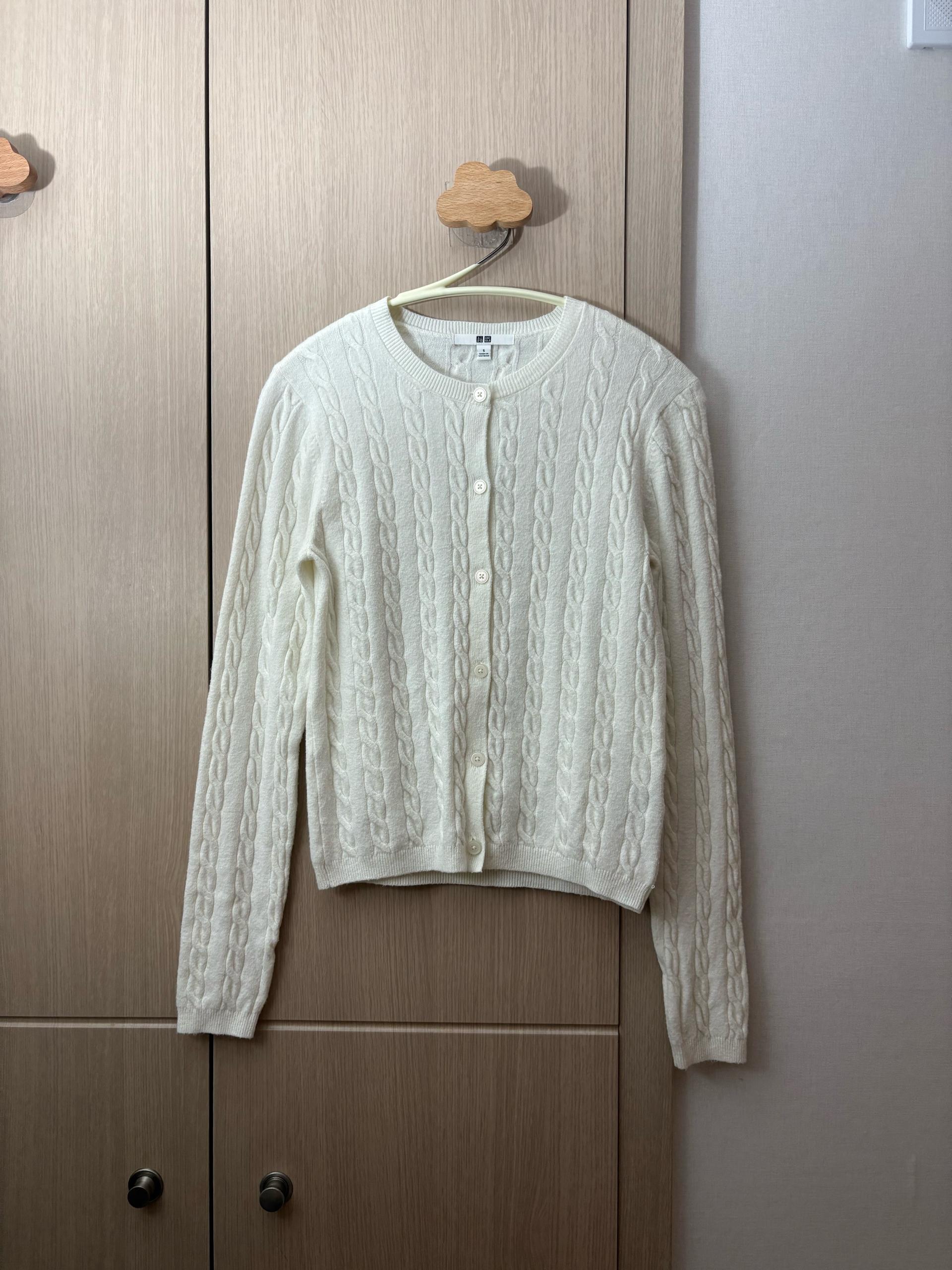유니클로 꽈배기 라운드 가디건 새상품급 2