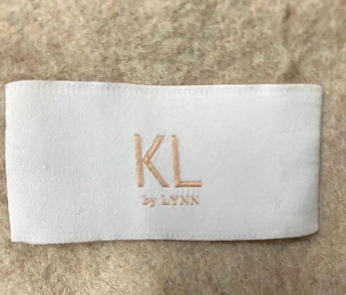 케이엘 KL 크림 싱글버튼 브로치 코트 7