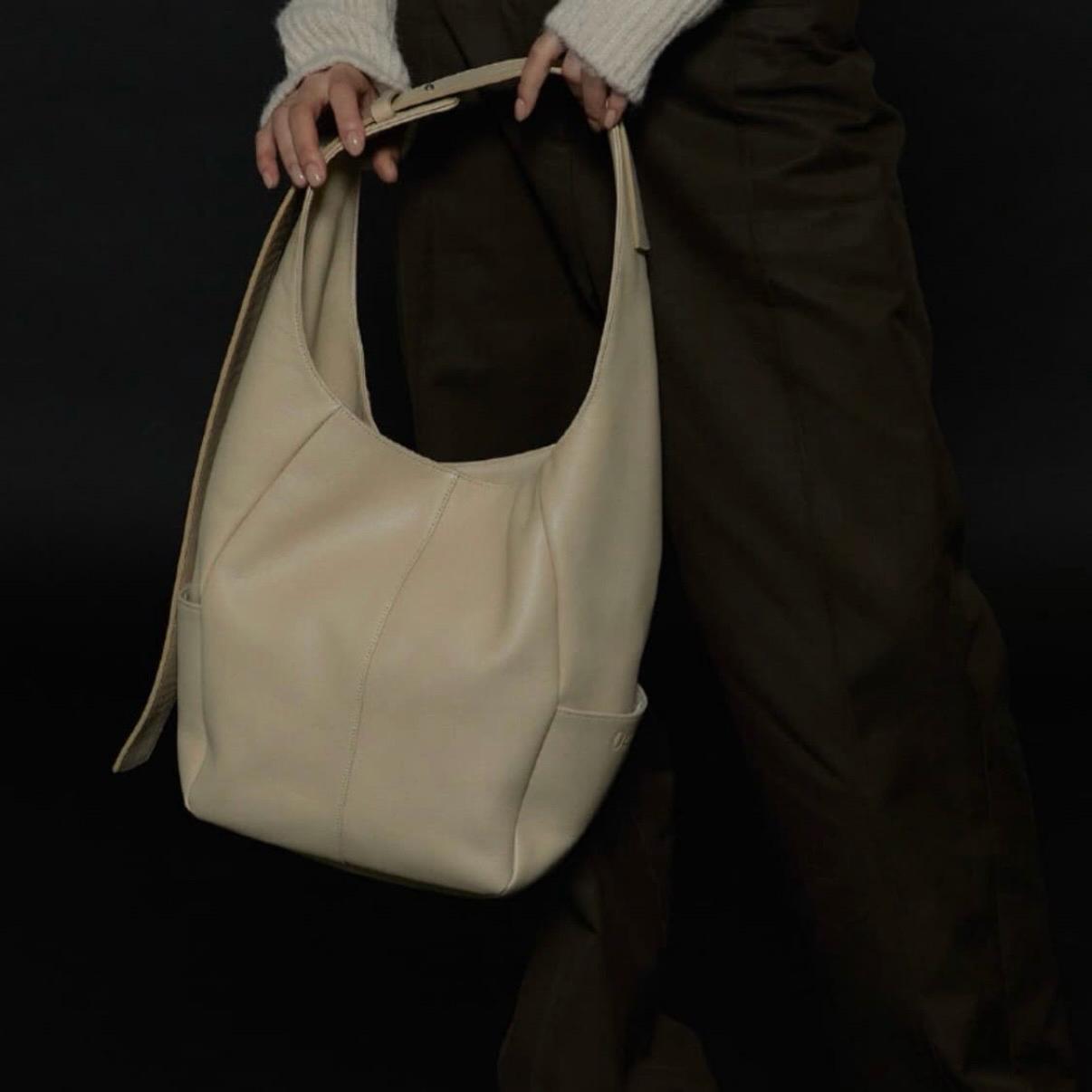 [아우로] Rugby bag 아우로백 아우로가방 아우로호보백 2