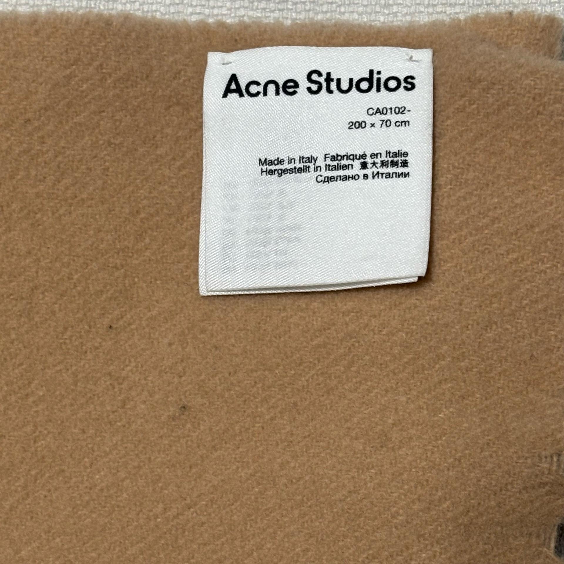 Acne Studios 100% 울 베이지 머플러 3
