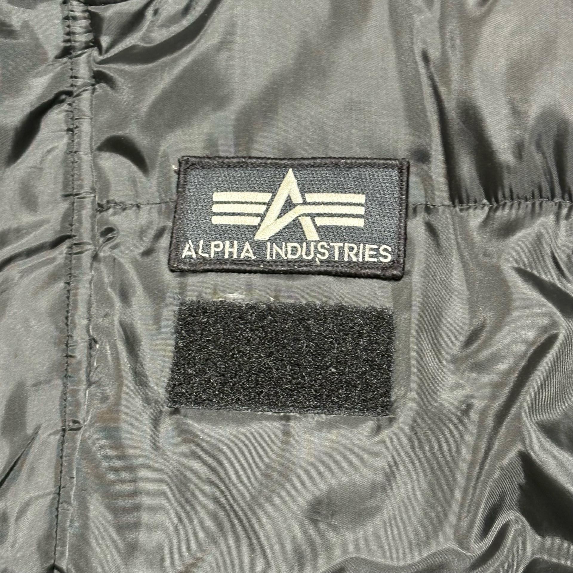Alpha Industries 패치 다운 블랙 패딩 5