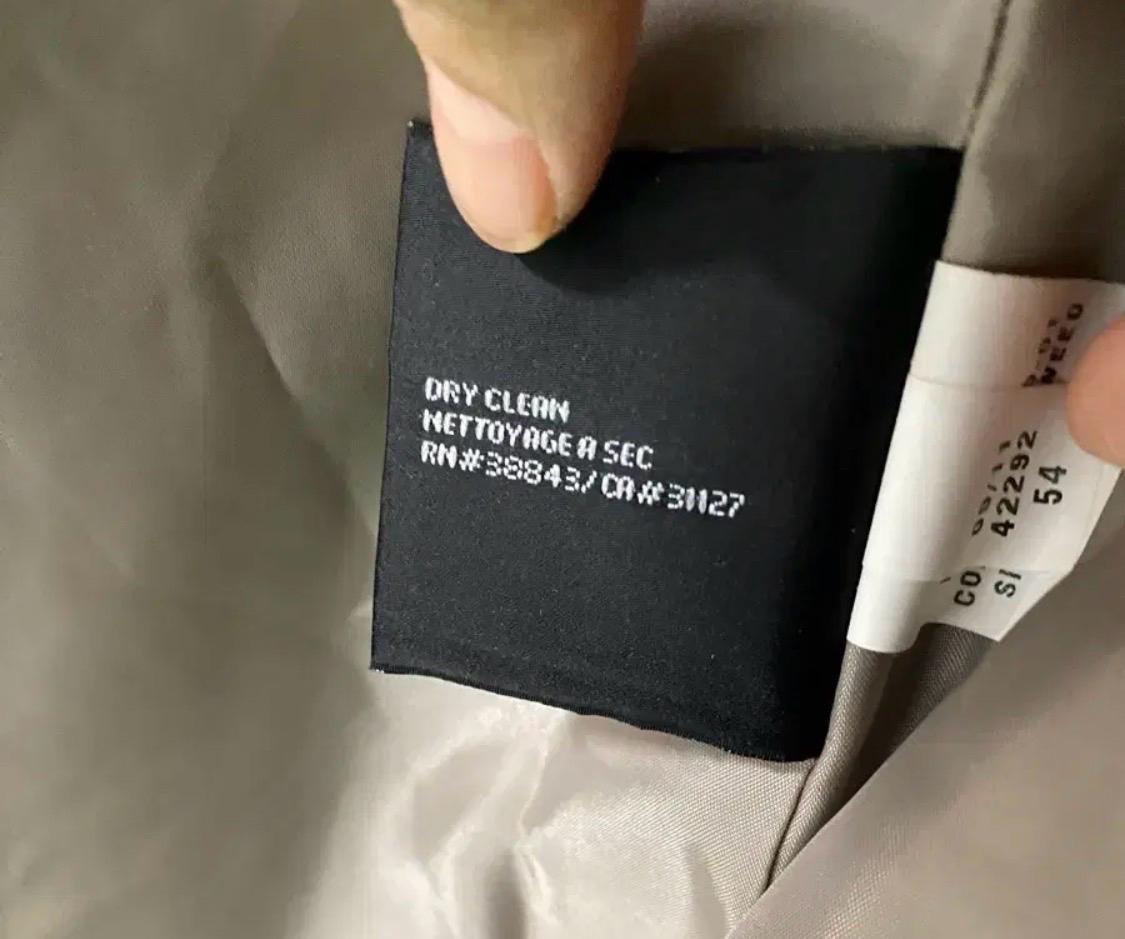 DKNY 울 혼방 부클 후드 롱 코트 8