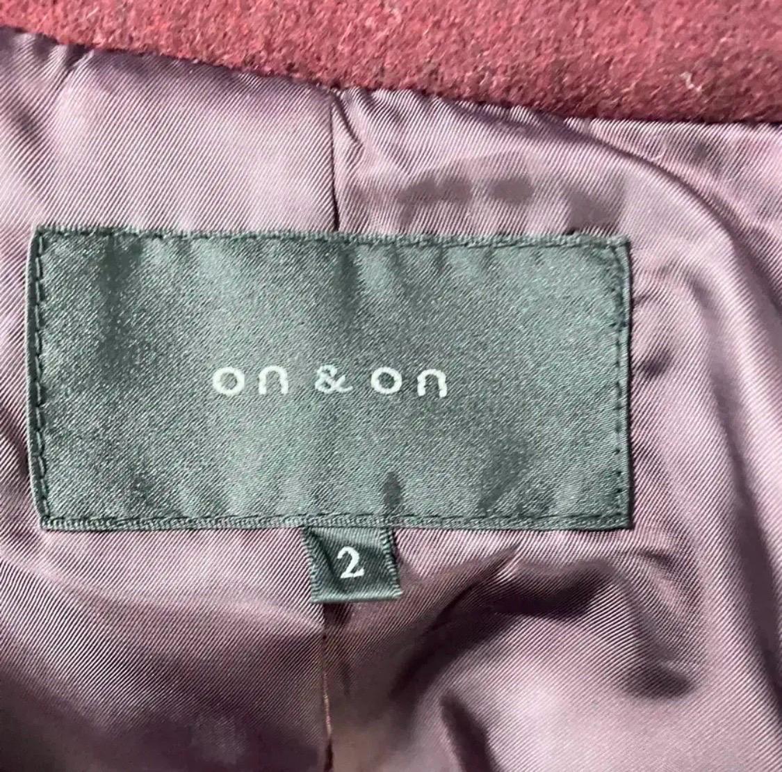 온앤온(on&on) 핸드메이드 양모 혼방 버건디 롱 코트 9