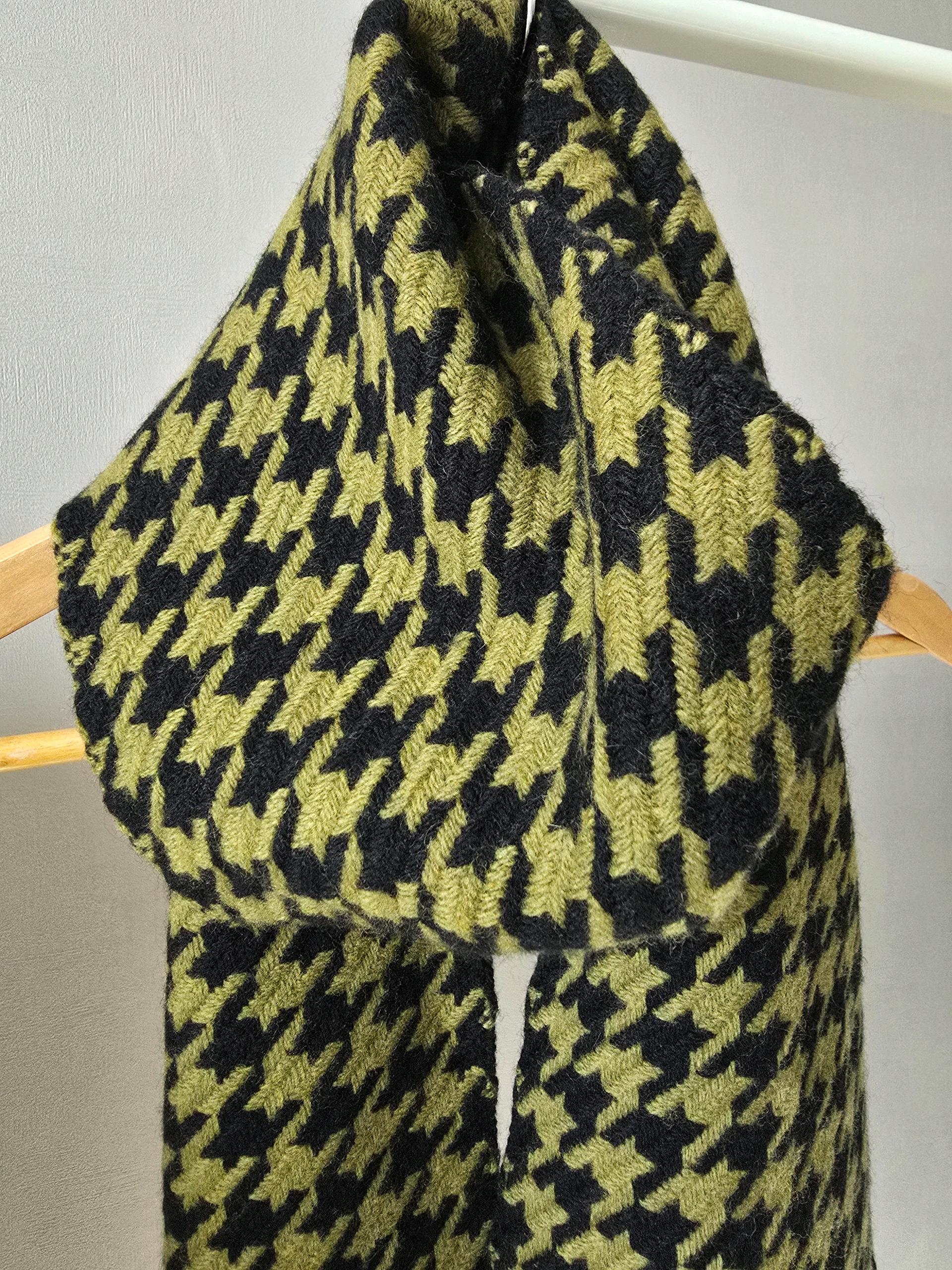[마가렛호웰] 올리브그린 블랙 houndstooth 울머플러  6