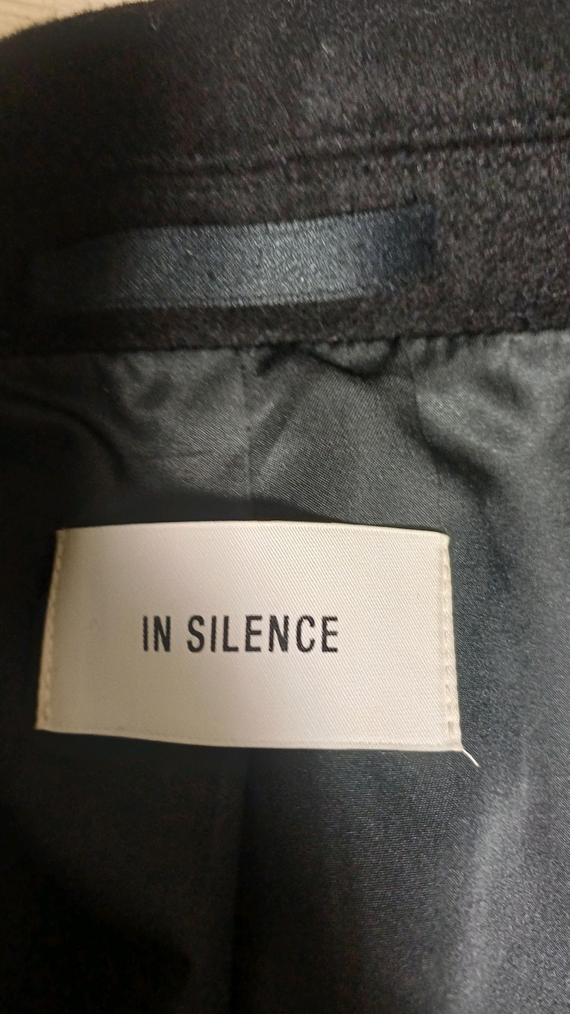 인사일런스 코트 2