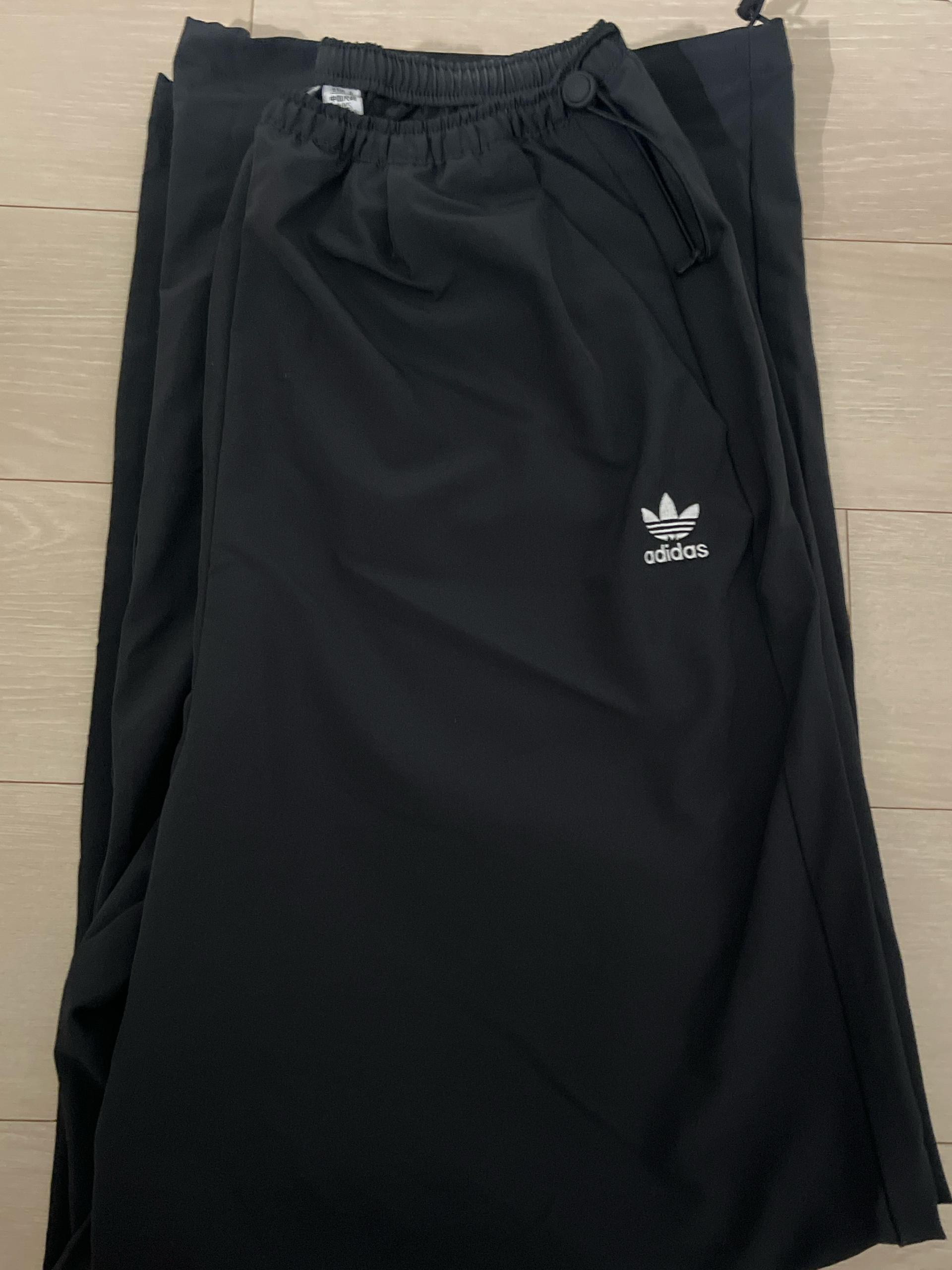아디다스 오버사이즈 팬츠 IY9497 3