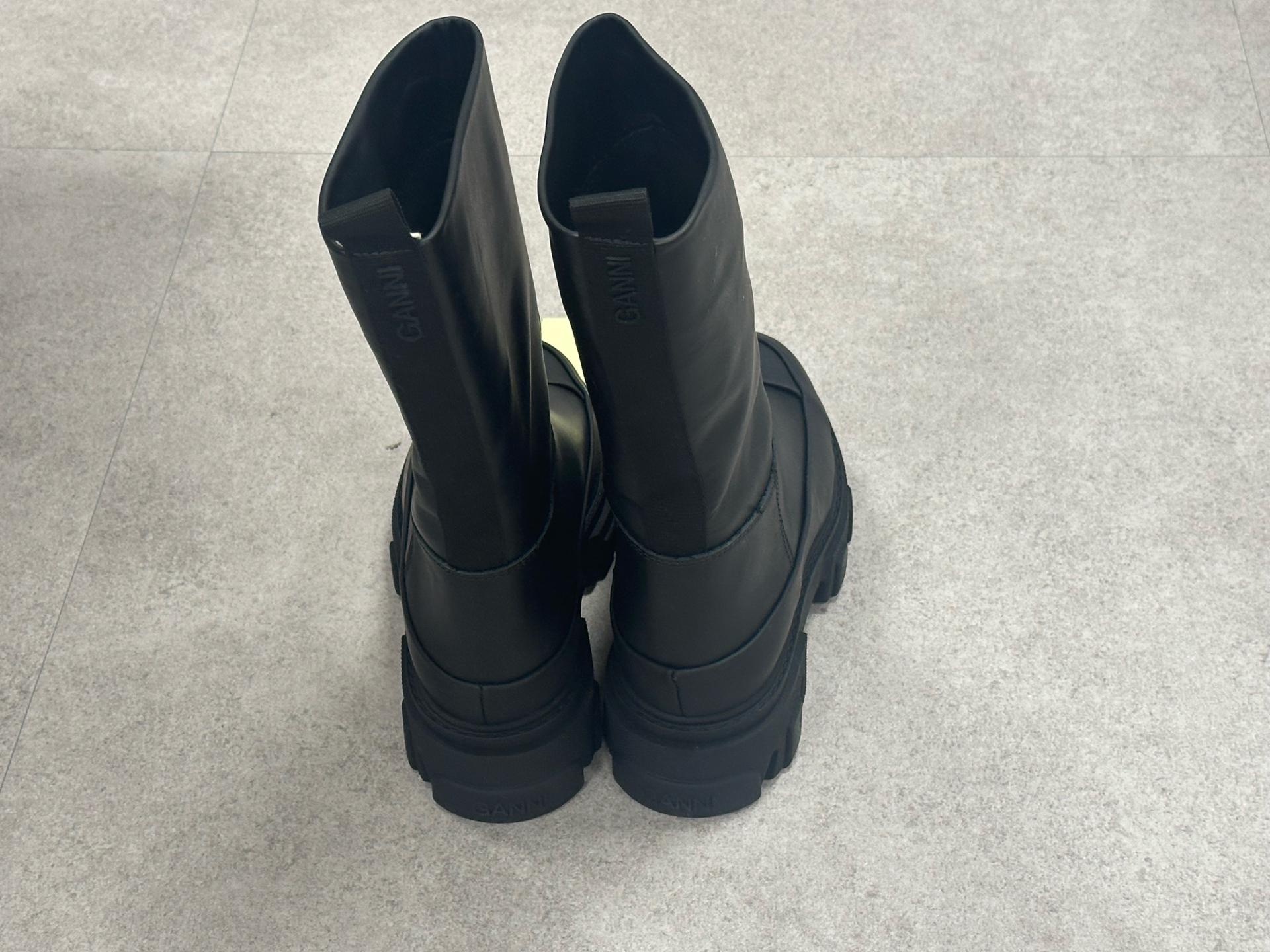 [80% 할인] 가니 블랙 레더 하프 부츠 3