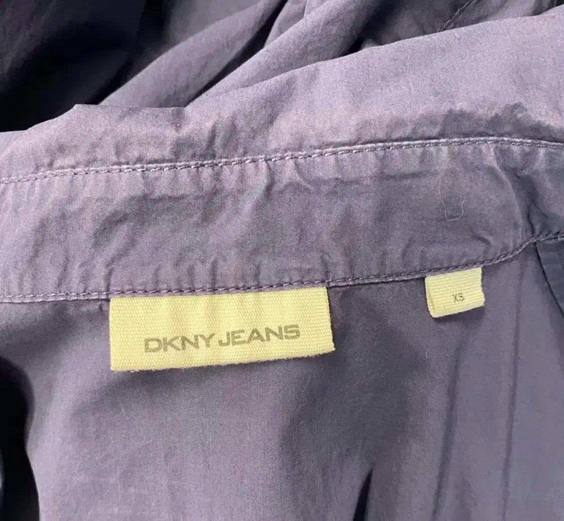 DKNY 퍼프소매 가오리핏 블라우스 8
