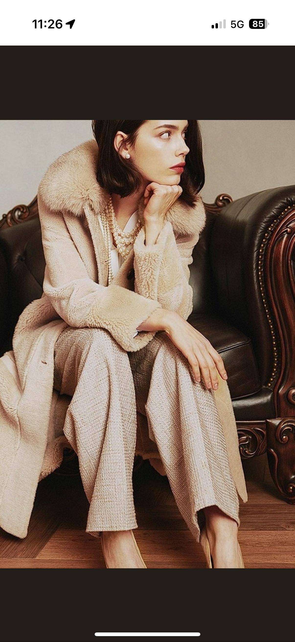 칼 라거펄트 베이지 코트 