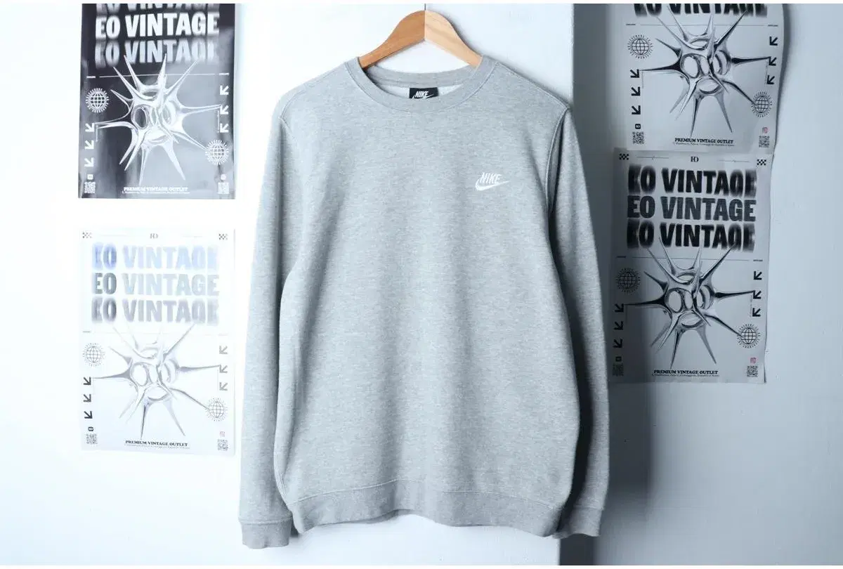 (L) NIKE 나이키 맨투맨 티셔츠 스몰로고 그레이 올드스쿨 3