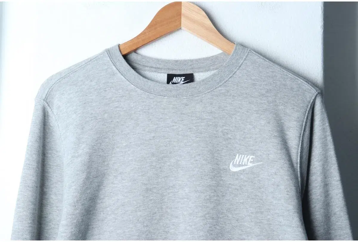 (L) NIKE 나이키 맨투맨 티셔츠 스몰로고 그레이 올드스쿨 4
