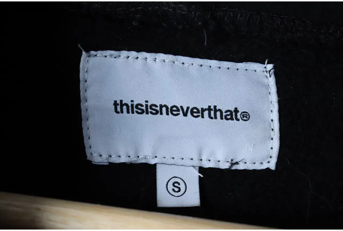 (S-M) THISISNERVERTHAT 디스이즈네버댓 후드티셔츠 스몰로고 블랙 기모 올드 8