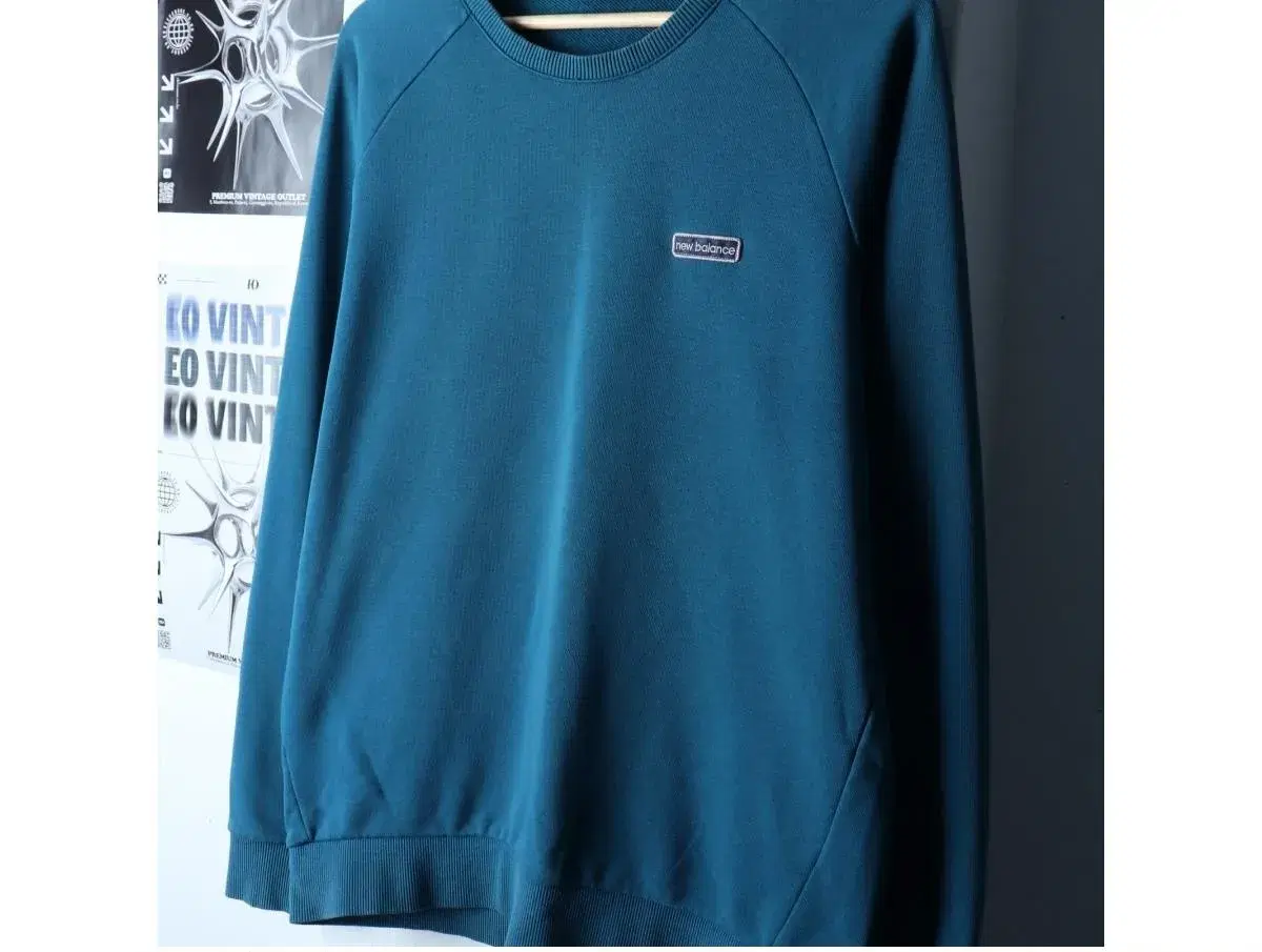 (XL) NEW BALANCE 뉴발란스 맨투맨 티셔츠 스몰로고 블루 올드스쿨 3