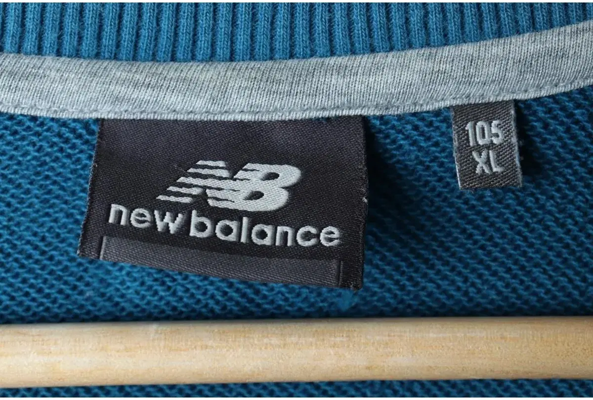 (XL) NEW BALANCE 뉴발란스 맨투맨 티셔츠 스몰로고 블루 올드스쿨 9