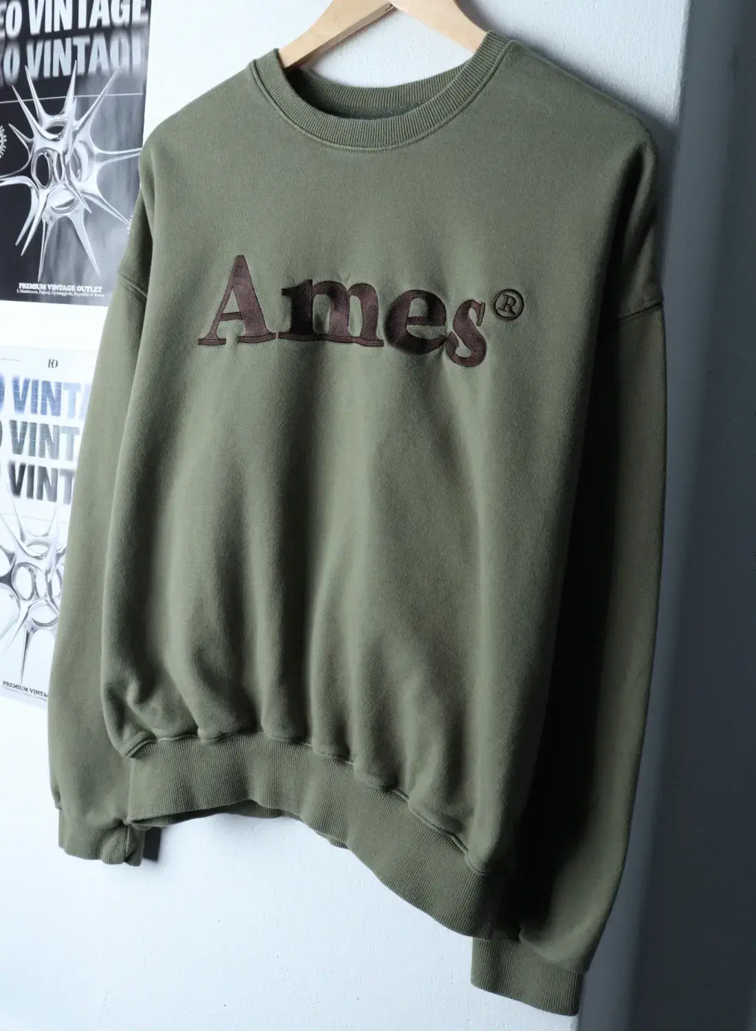 W(F) AMES WORLDWIDE 아메스 월드와이드 맨투맨 티셔츠 빅로고 세미크롭 카키 2