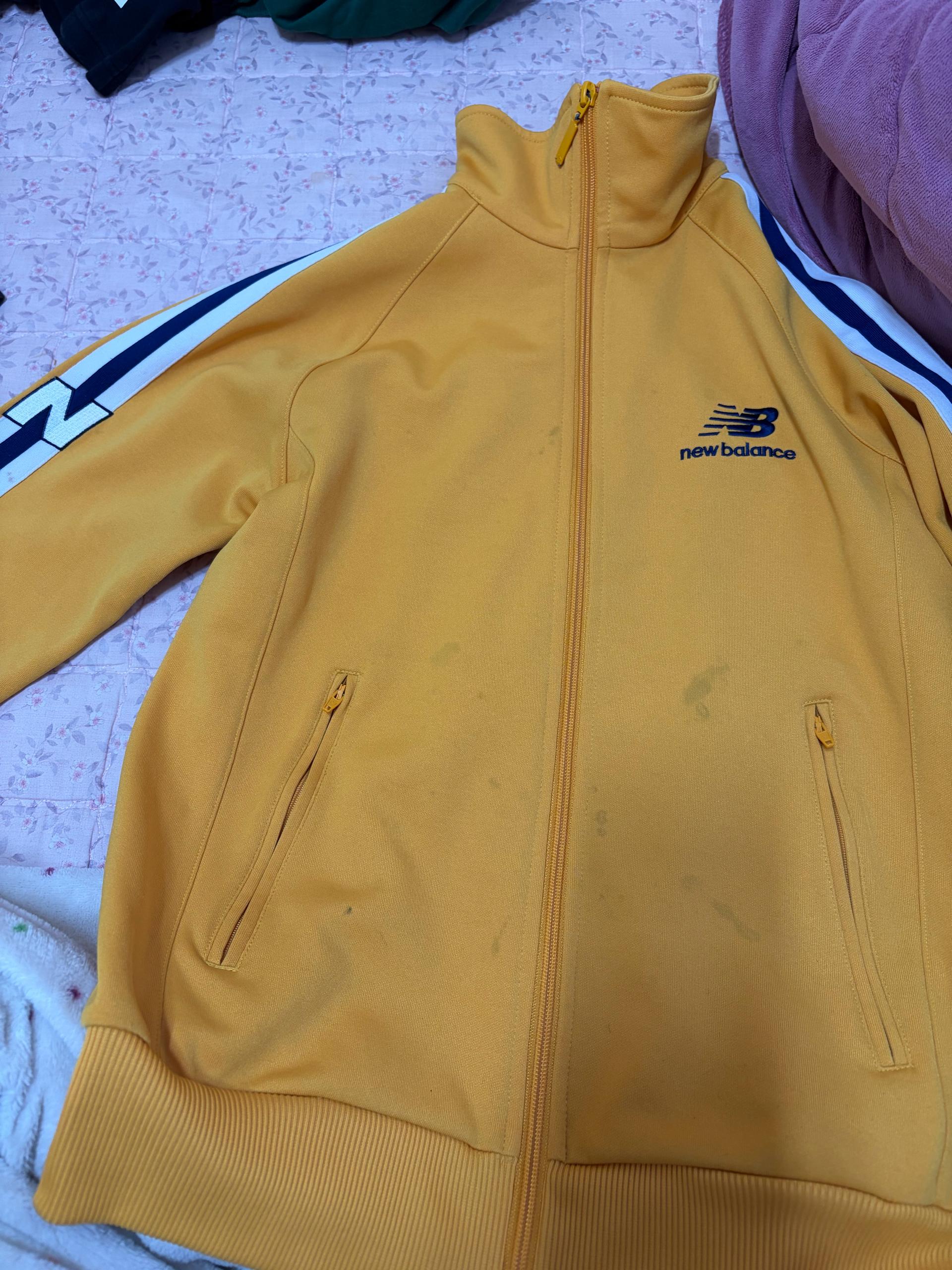 뉴발란스 노란색 져지 2