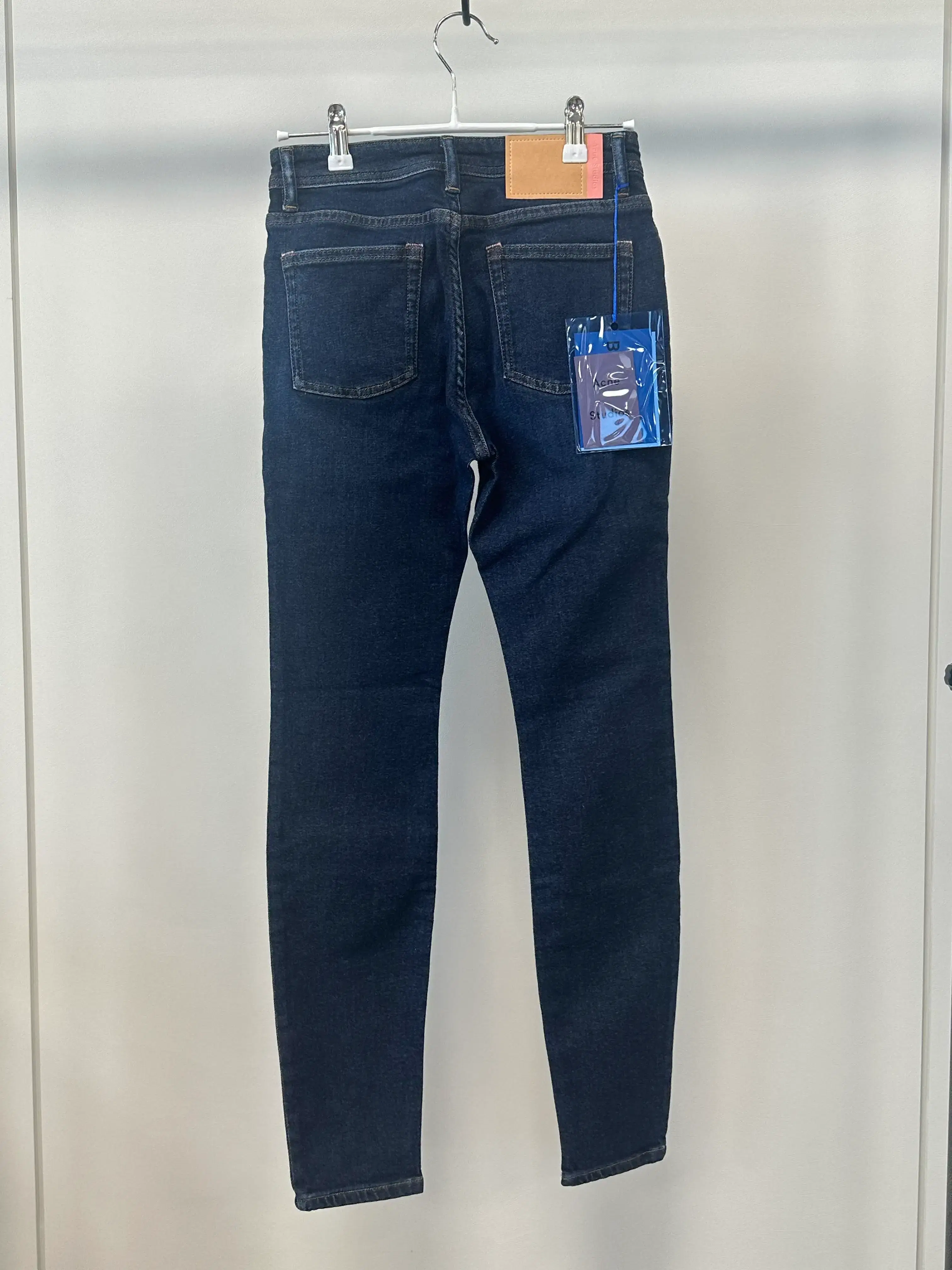 [80% 할인] ACNE STUDIOS 백로고 로우라이즈 스키니진 (25inch) 3
