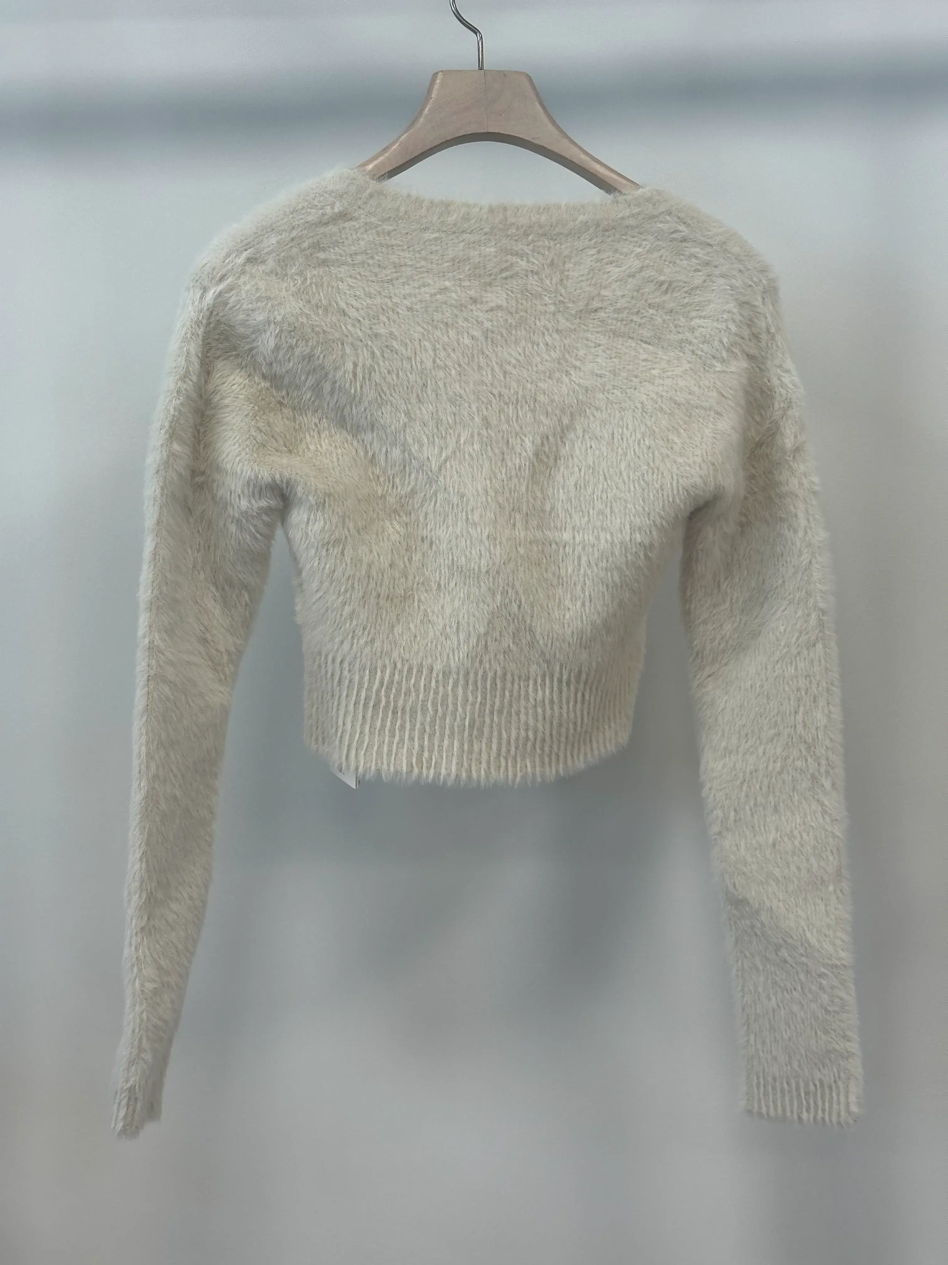 [80% 할인] JACQUEMUS 라마이유 크롭 가디건 (S) 4