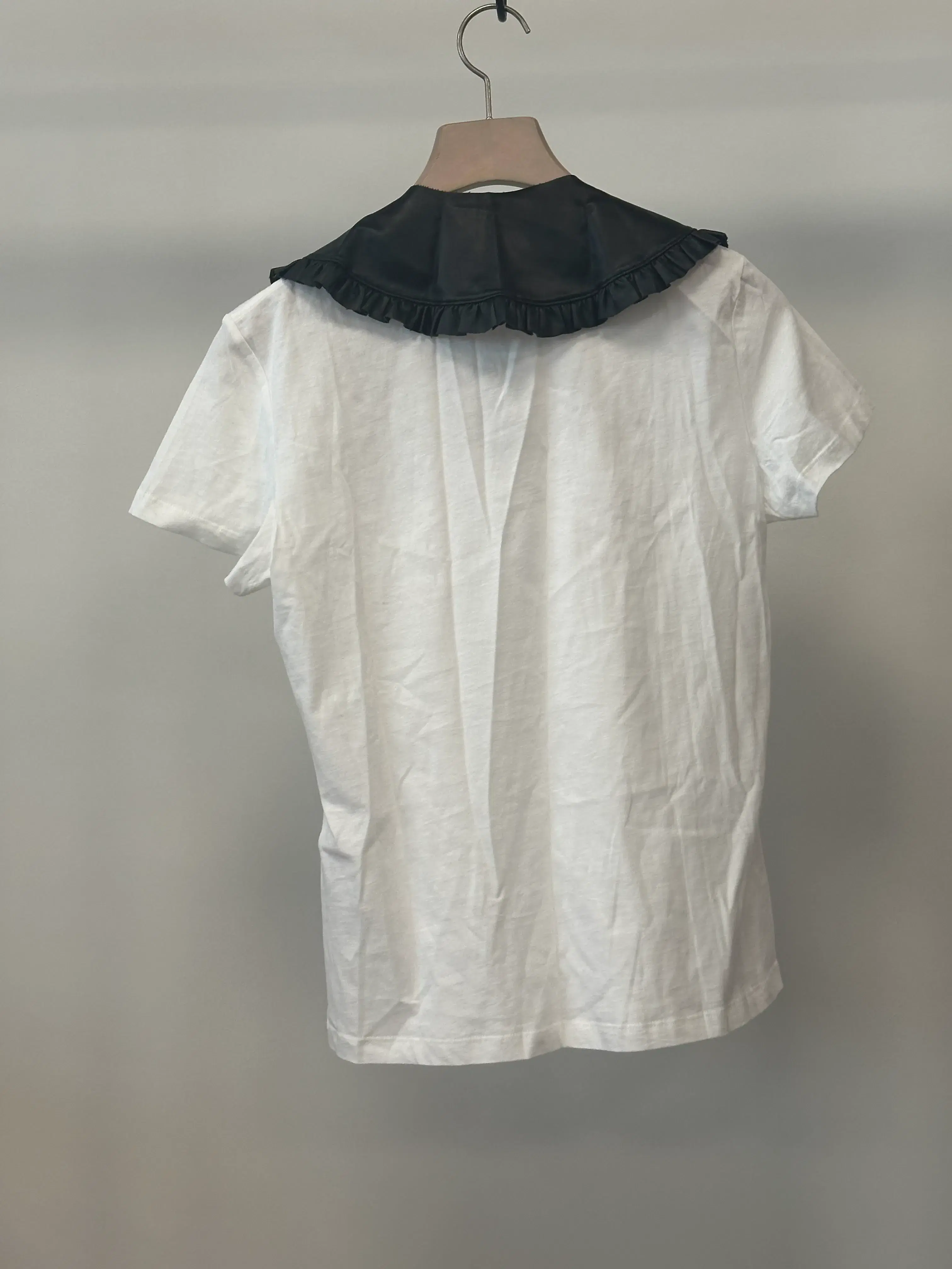 [80% 할인] MAJE 디태처블 카라 베이직 티셔츠 (S) 4