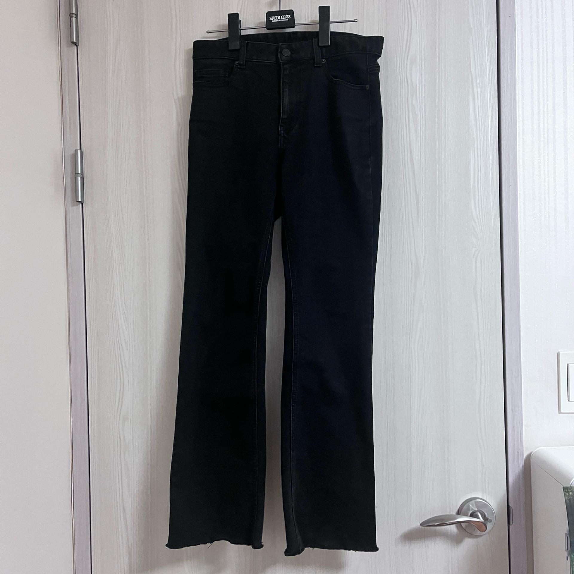 에잇세컨즈 밑단 컷팅 부츠컷 데님 팬츠 2