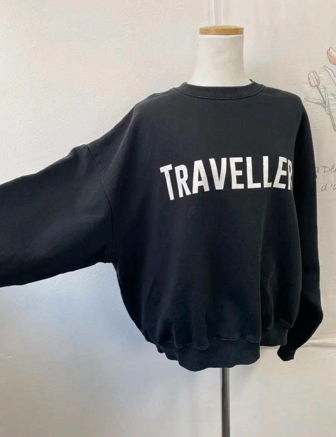 스튜디오 톰보이 TRAVELER 블랙 맨투맨 5
