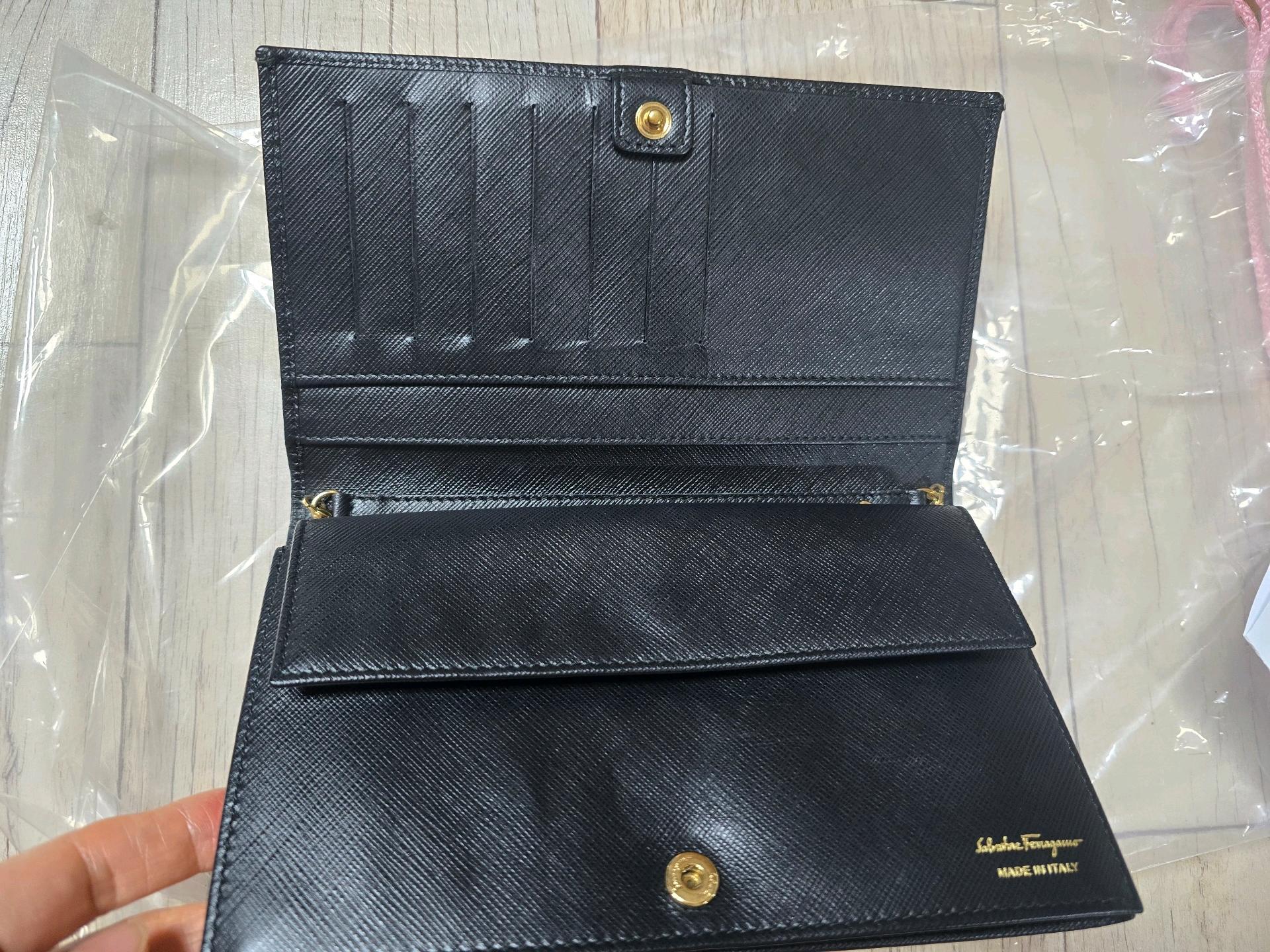 정품 페라가모 바라 체인월렛(블랙) 9