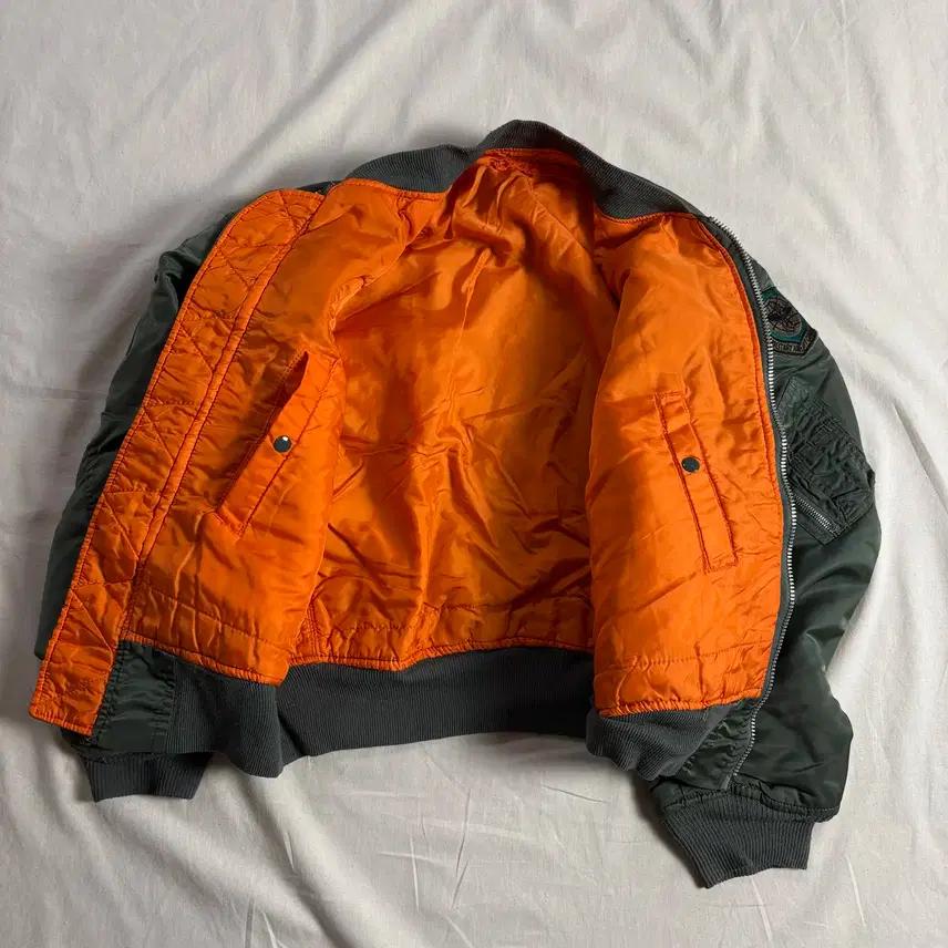 Alpha Industries 알파인더스트리 Ma-1 항공자켓 4