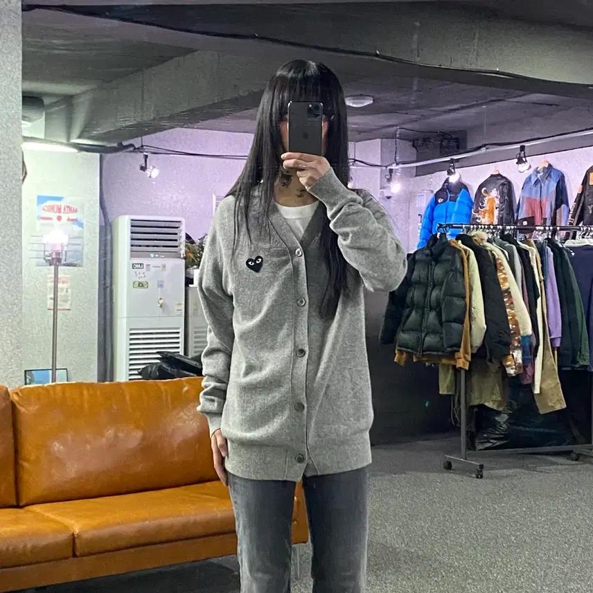 꼼데가르송 플레이 블랙하트와펜 그레이 울 가디건  B3994 2