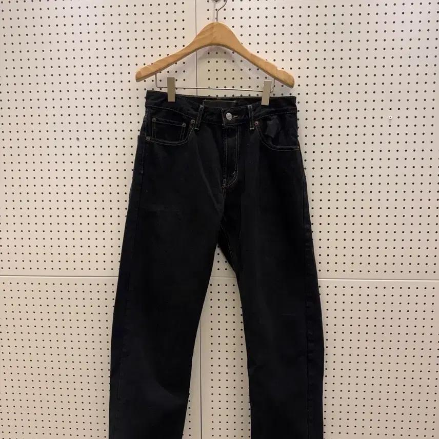 리바이스 블랙 스트레이트 데님 팬츠 U498 4