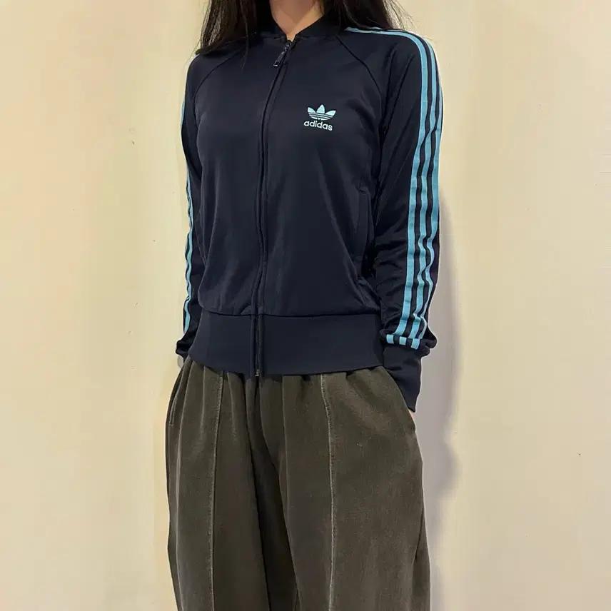 아디다스 네이비 하늘 져지 2