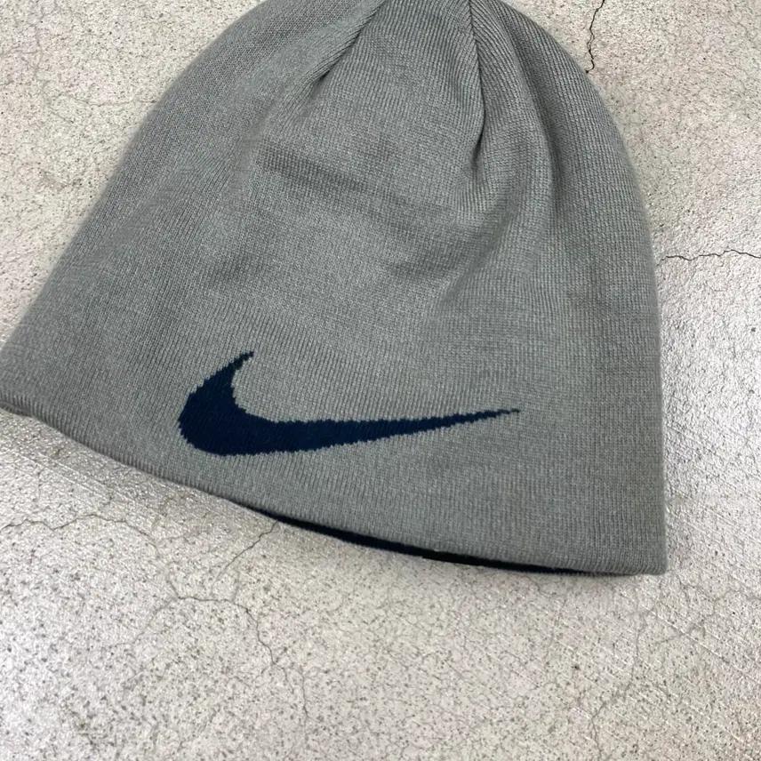 00s Nike 리버시블 숏 비니 4