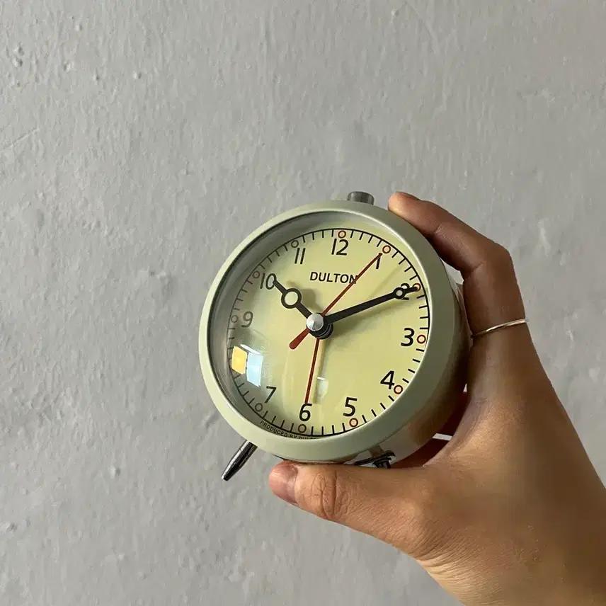 덜튼 alarm clock 5
