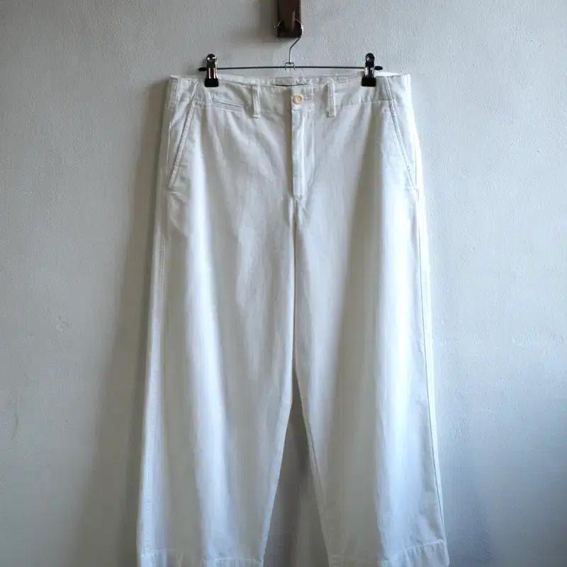 폴로 화이트 치노팬츠 2