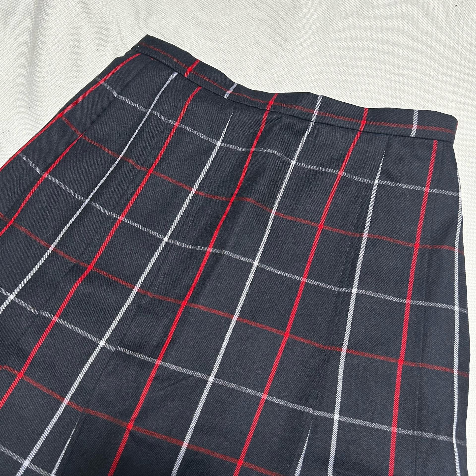 버버리 노바체크 네이비 스커트 2