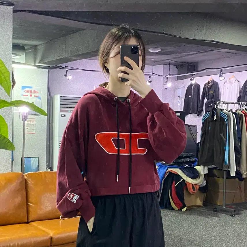 디젤 쉐르파 로고 크롭 후드티 B1832 2