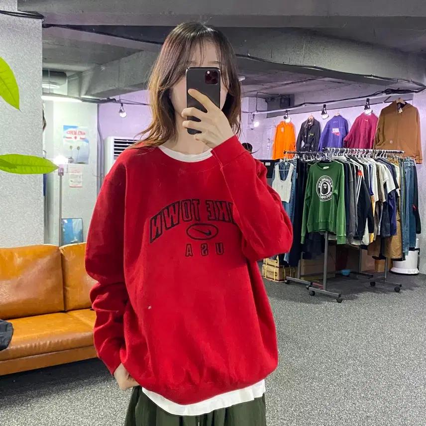 나이키 타운 스우시 레드 스웻셔츠 1097 2