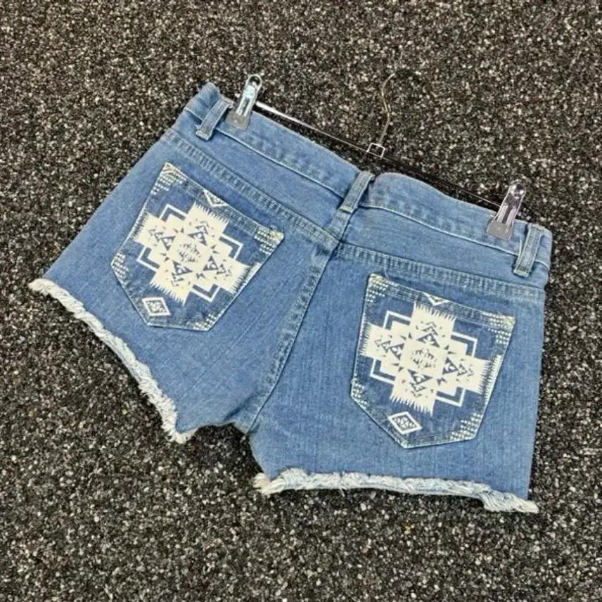 빈티지 데님 데미지 나바호 패턴 핫 팬츠 6892 4