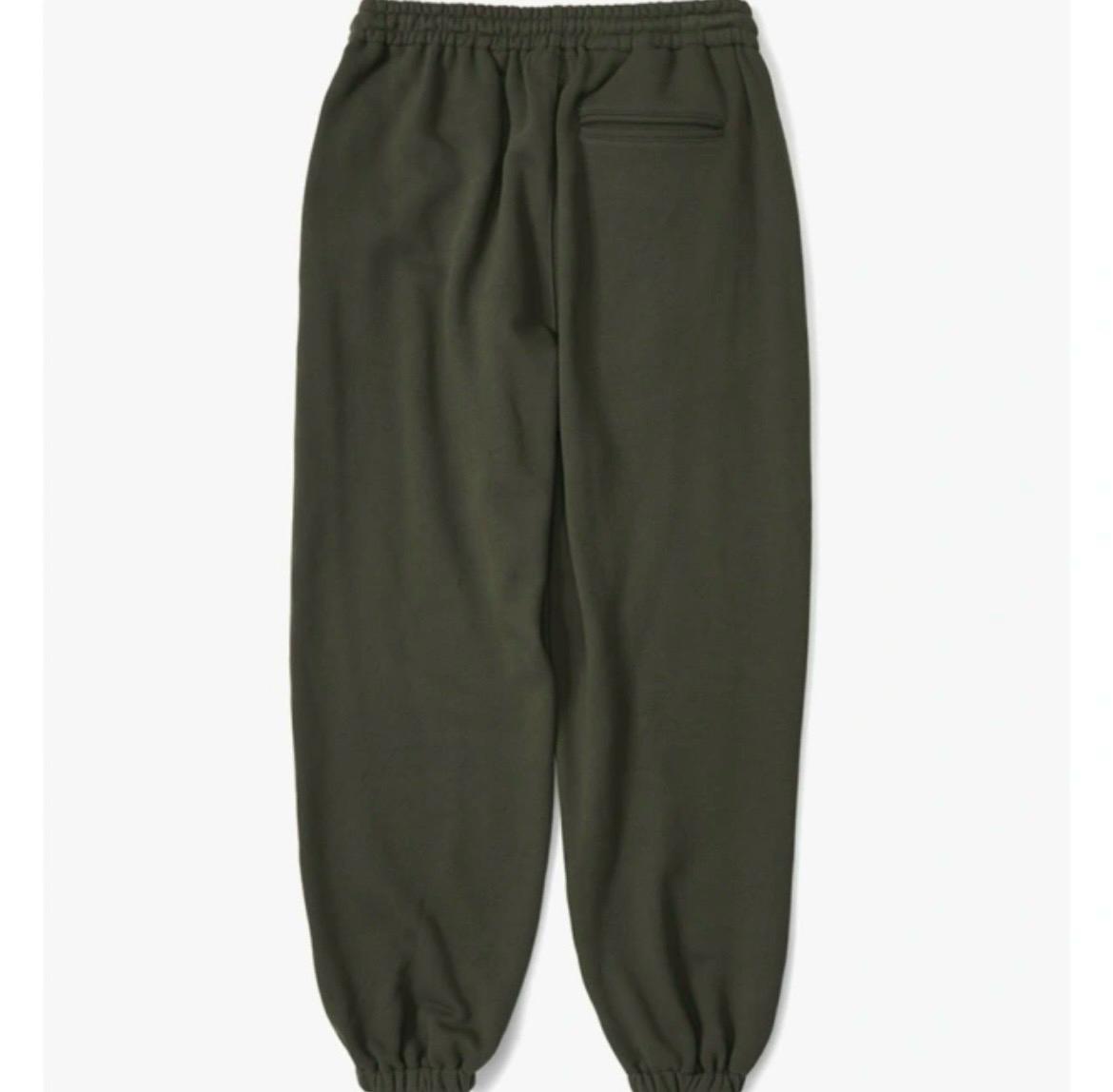[로어즈 LORES] Haze Logo Sweat Pants - Dark Green 4